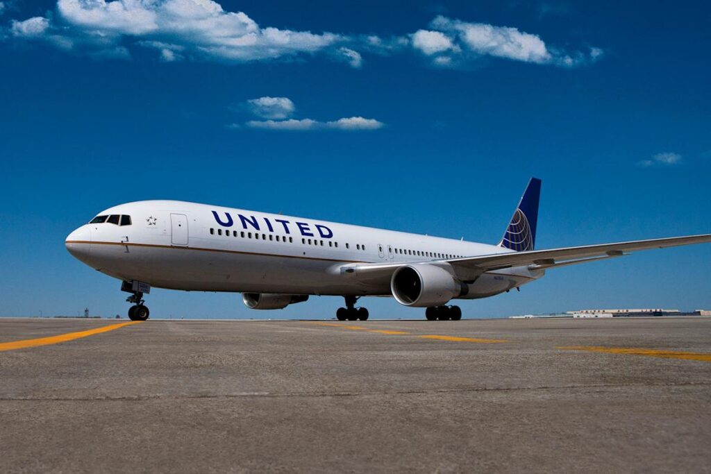 Analysts Bullish on United Airlines Holdings (UAL) Despite Challenging Airline Environment