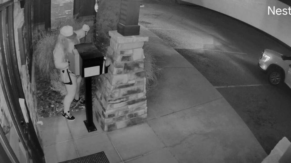 Video shows suspect using crowbar to steal checks from Clemson business