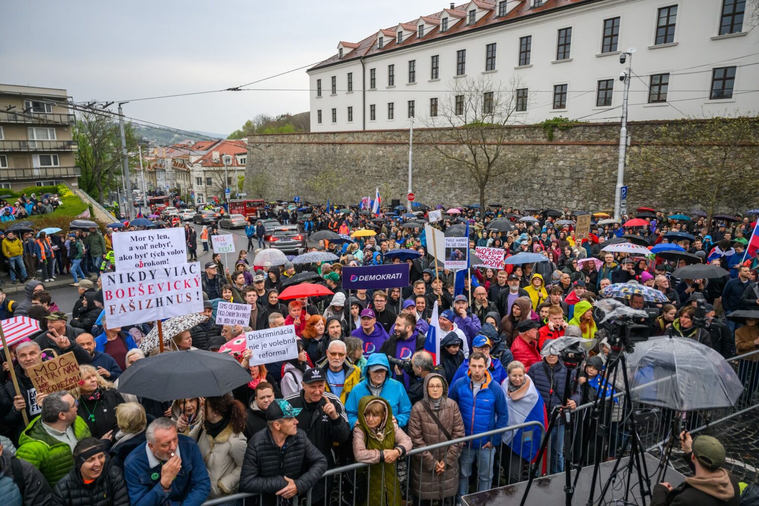 Slovaks rally against populist Prime Minister Fico's plan to scrap mail voting from abroad