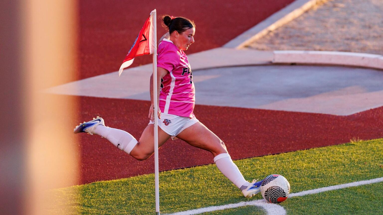 Myers Signs with FC Vestri in Iceland WSOC Garner (Younce) NWSL Signing