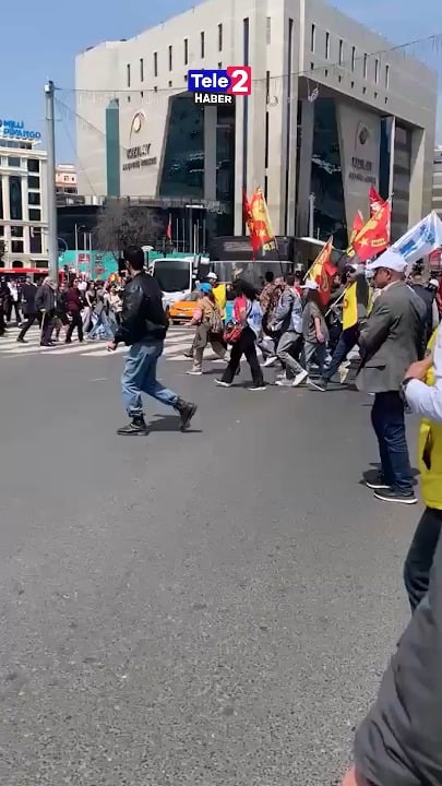 Teachers who broke through the police barricade and went to Kızılay Square: "Minister of the sect, Yusuf Tekin, resign!"
