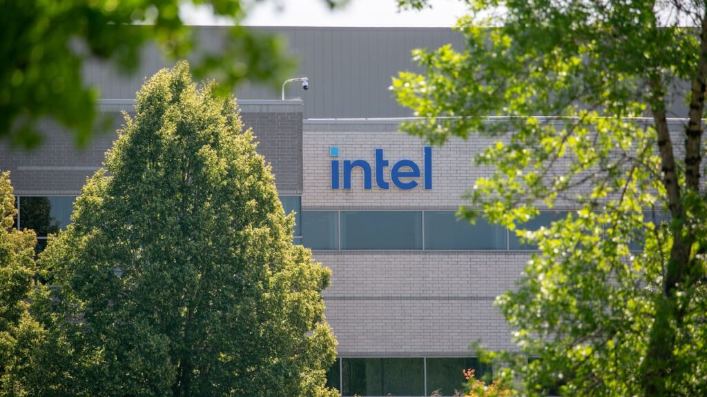 A battle is brewing over Oregon’s economic future