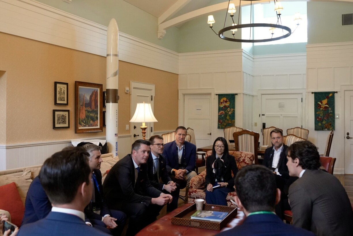 De Wirtschaftsminister Lex Delles beim Space Symposium zu Colorado Springs am Abrëll 2026.