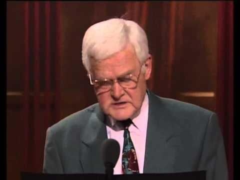 Ove Sprogøe recites It's me who stands out here and knocks