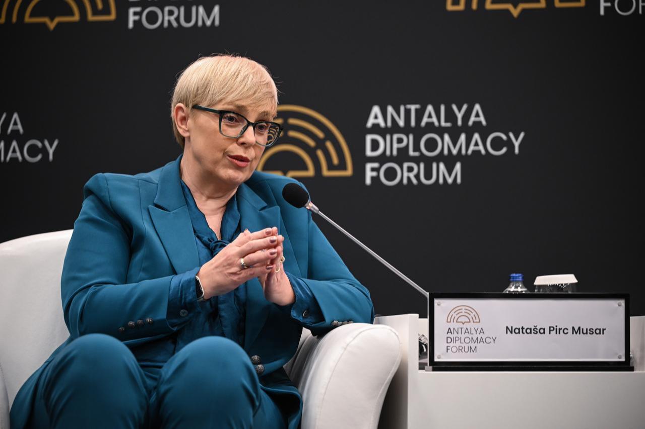 Slovenian President Natasa Pirc Musar (L) speaks at the Antalya Diplomacy Forum in Antalya, Türkiye, on April 17, 2026. (AA Photo)
