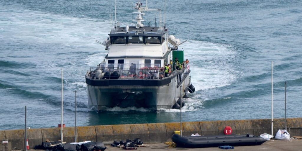 Migrant crisis: Nearly 600 migrants cross Channel TODAY as Belgium becomes new small boat departure point