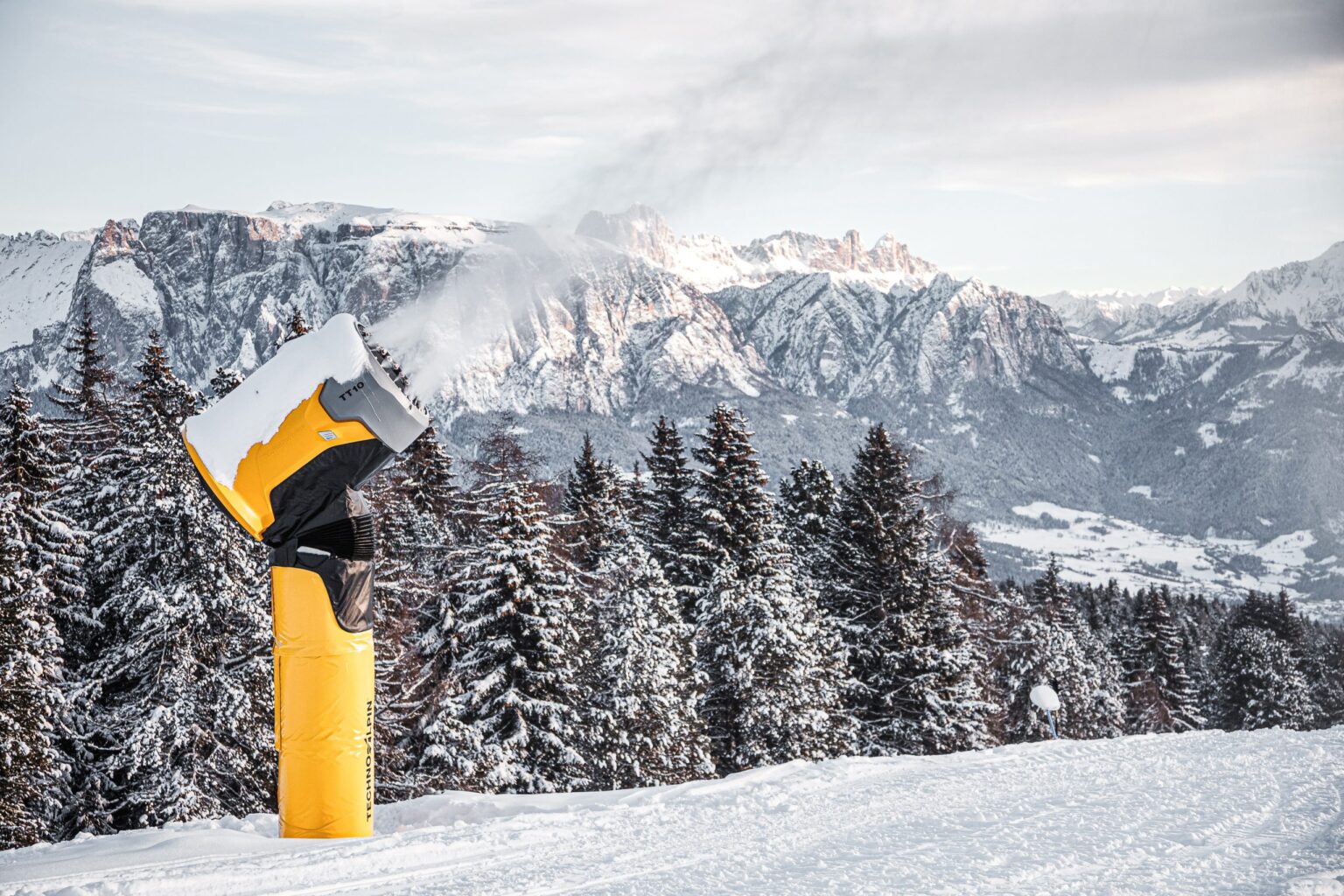 Not All Snowmaking Is Created Equal: New Austrian Study Challenges Carbon Footprint Beliefs