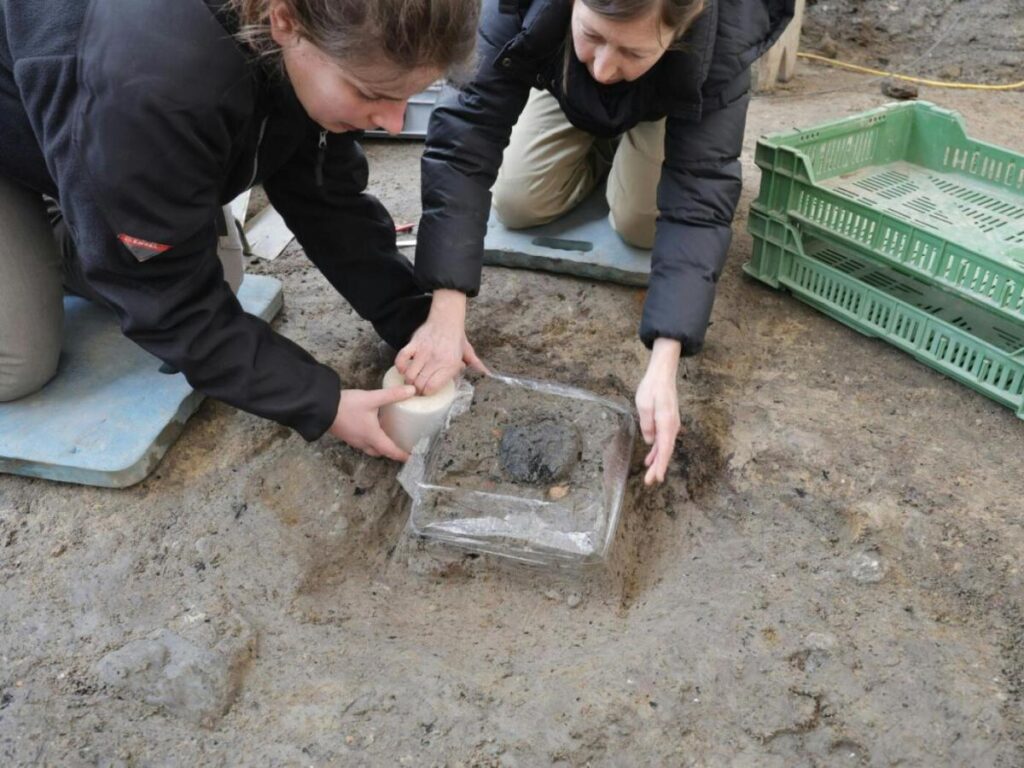 First Roman bread discovered in Switzerland First Roman bread discovered in Switzerland