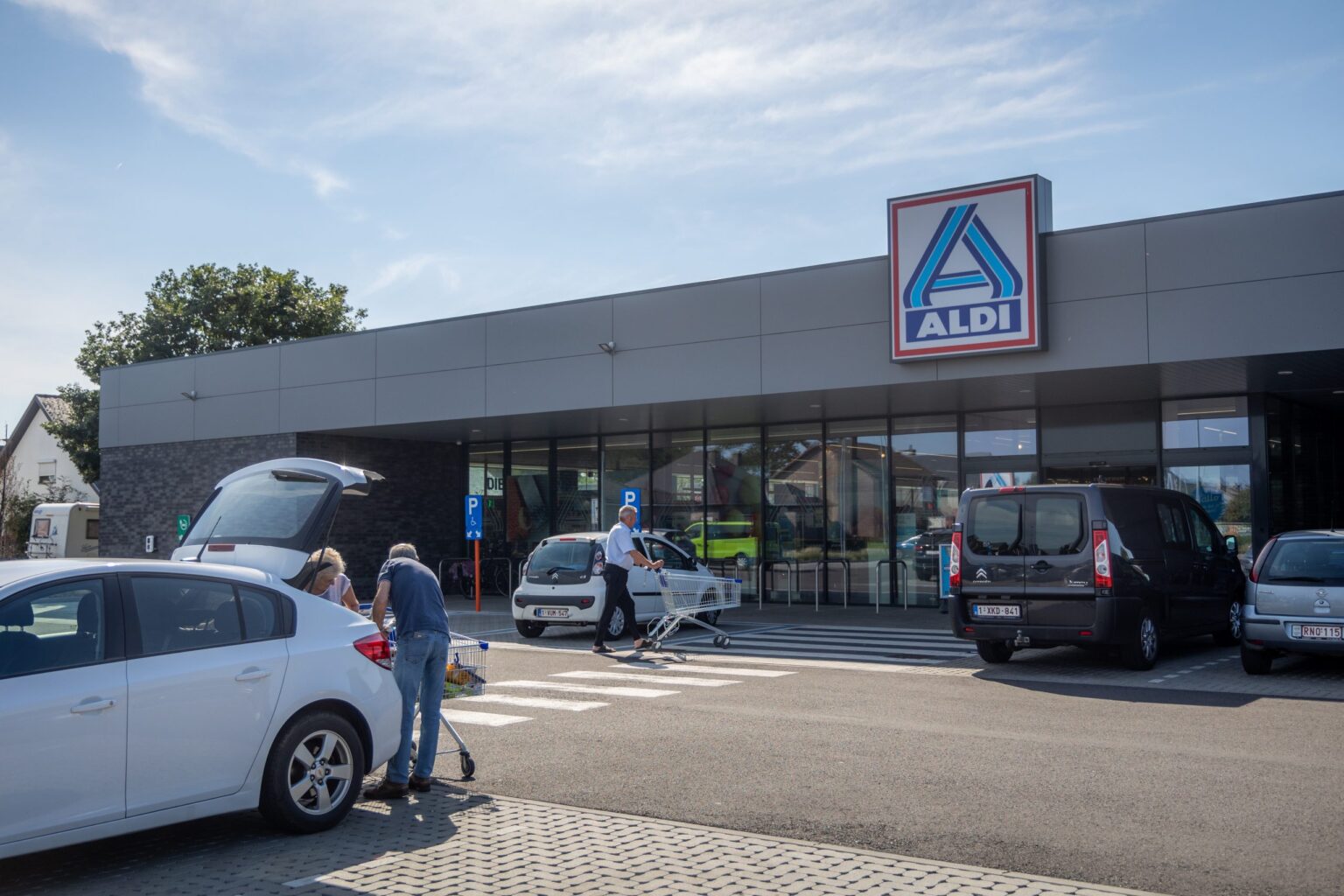 Aldi Belgium considers opening on Sundays Aldi Belgium considers opening on Sundays
