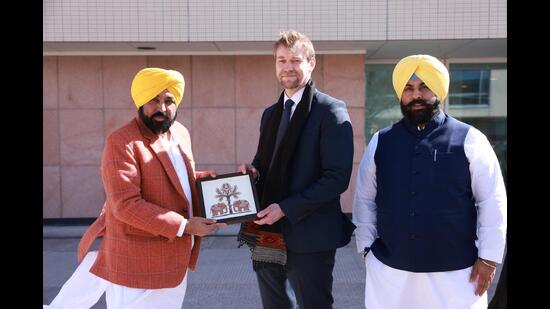 Punjab-Finland university’s alliance bringing changes in classrooms: CM Hindustan Times News
