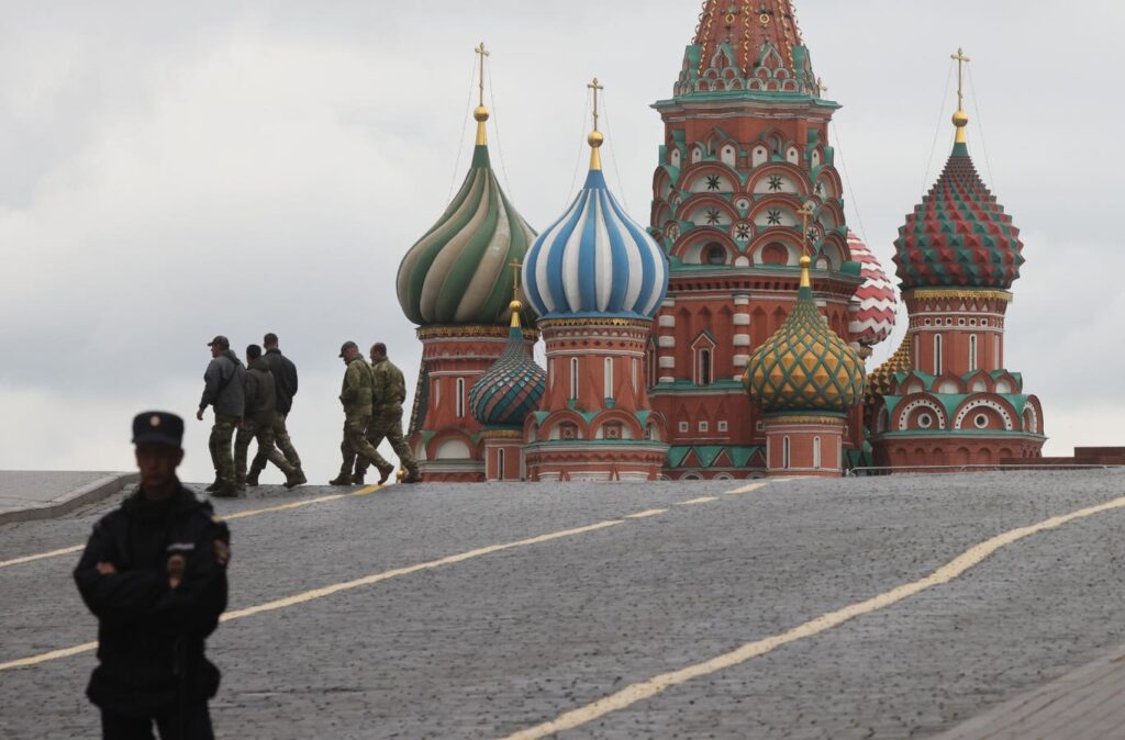 Russia Faces Economic, Civil & Political Challenges During Ukraine War