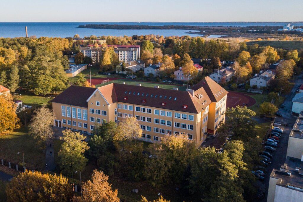 A vegan activist showed explicit videos to students at a Tallinn school. Parent: the children were so shocked that they even cried at home in the evening. A vegan activist showed explicit videos to students at a Tallinn school. Parent: the children were so shocked that they even cried at home in the evening.