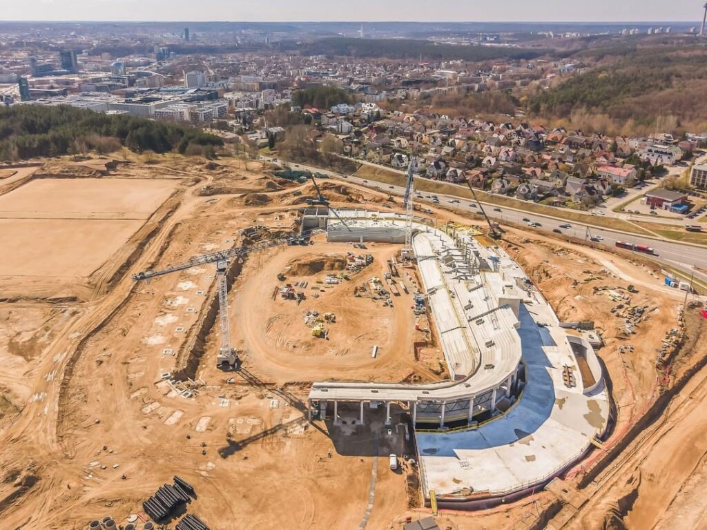 At the National Stadium, 45 percent have already been installed. prefabricated reinforced concrete structures.
