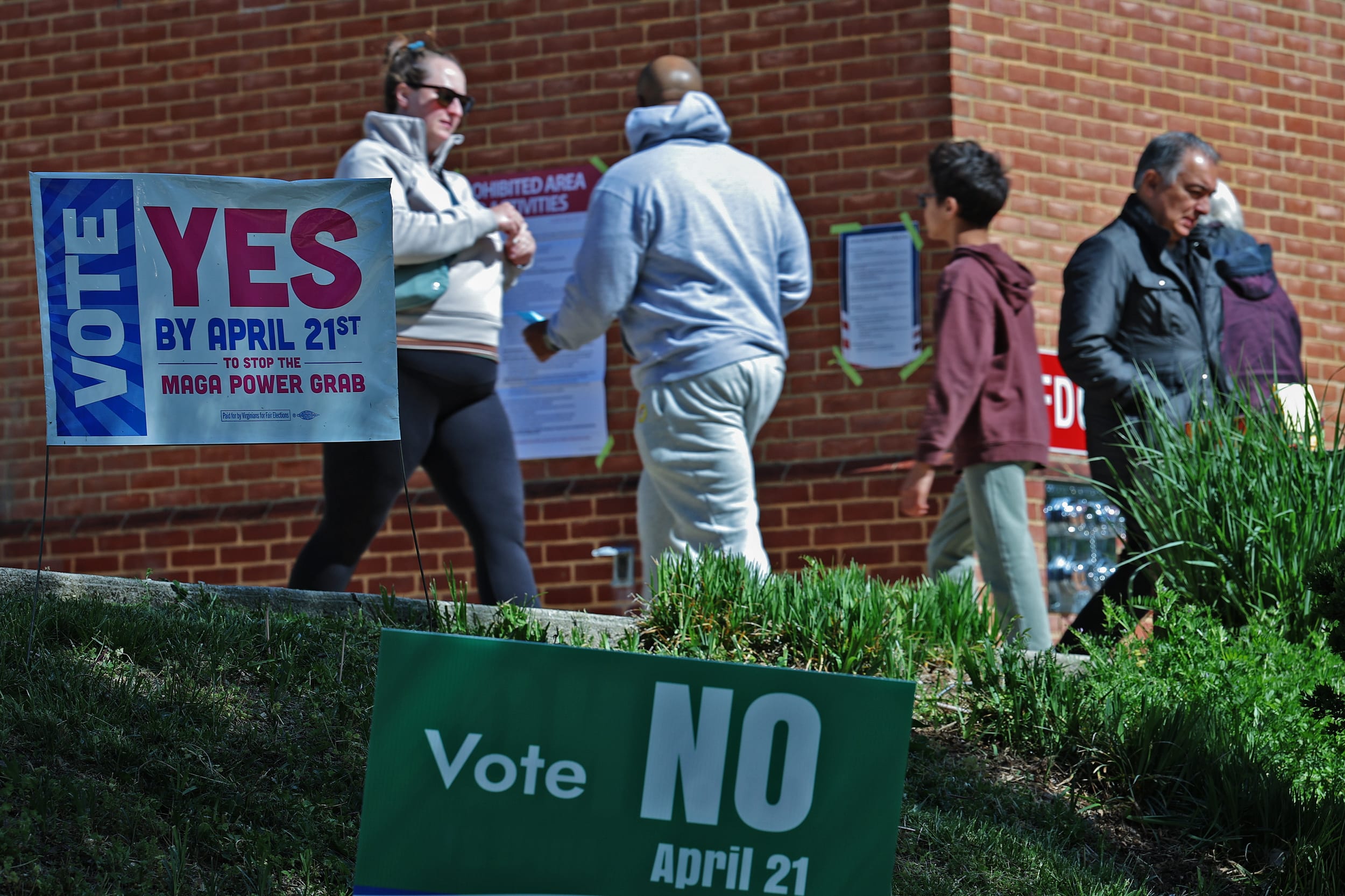 Voters In Virginia Head To The Polls For Redistricting Referendum