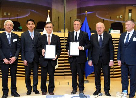 Japan, EU Hold 1st Defense Industry Dialogue