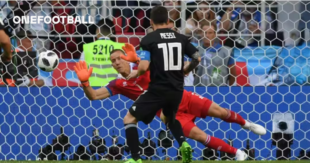 Hannes Halldórsson, Iceland keeper-film director who denied Messi in 2018 Icon: OneFootball