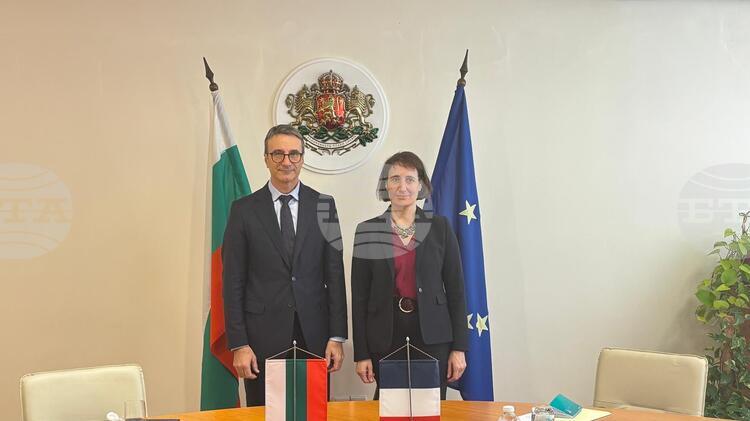 Energy Minister Holds Talks with French Ambassador to Bulgaria