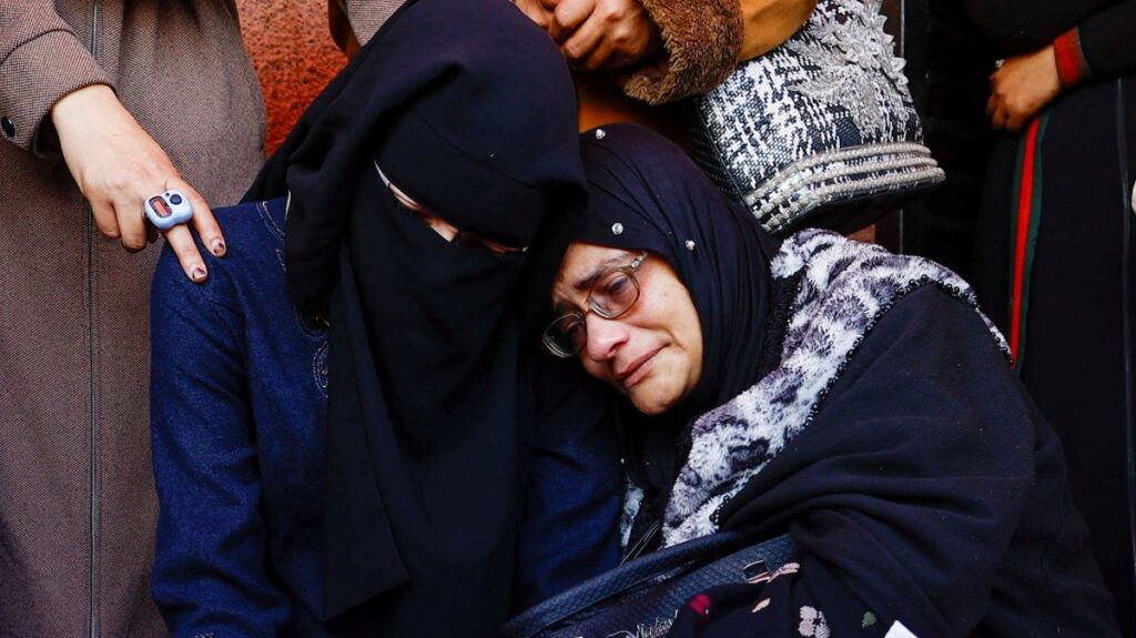 Israel kills 3 more Gazans as Hamas holds new talks with mediators