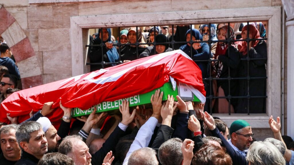 Türkiye fires deputy education minister after deadly school shooting Türkiye fires deputy education minister after deadly school shooting