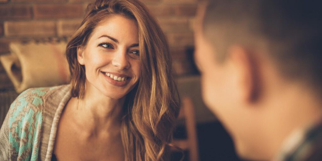 In many cultures, women tend to prefer partners with financial resources. Men tend to prioritize youth and physical beauty. New findings provide evidence that the traditional tendency for women to prefer wealthier partners might fade as women gain more economic power.