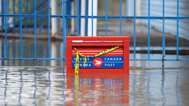 Canada Post reports record loss of $1.57B in 2025