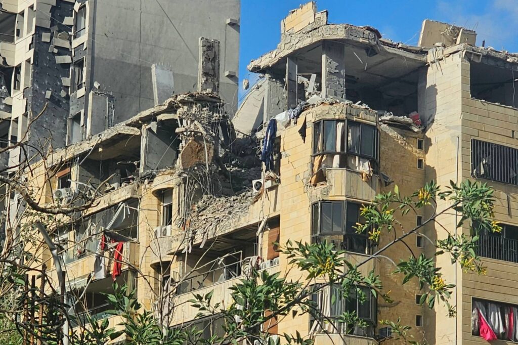 Israel renews Lebanon strikes and forces Syria border crossing closed