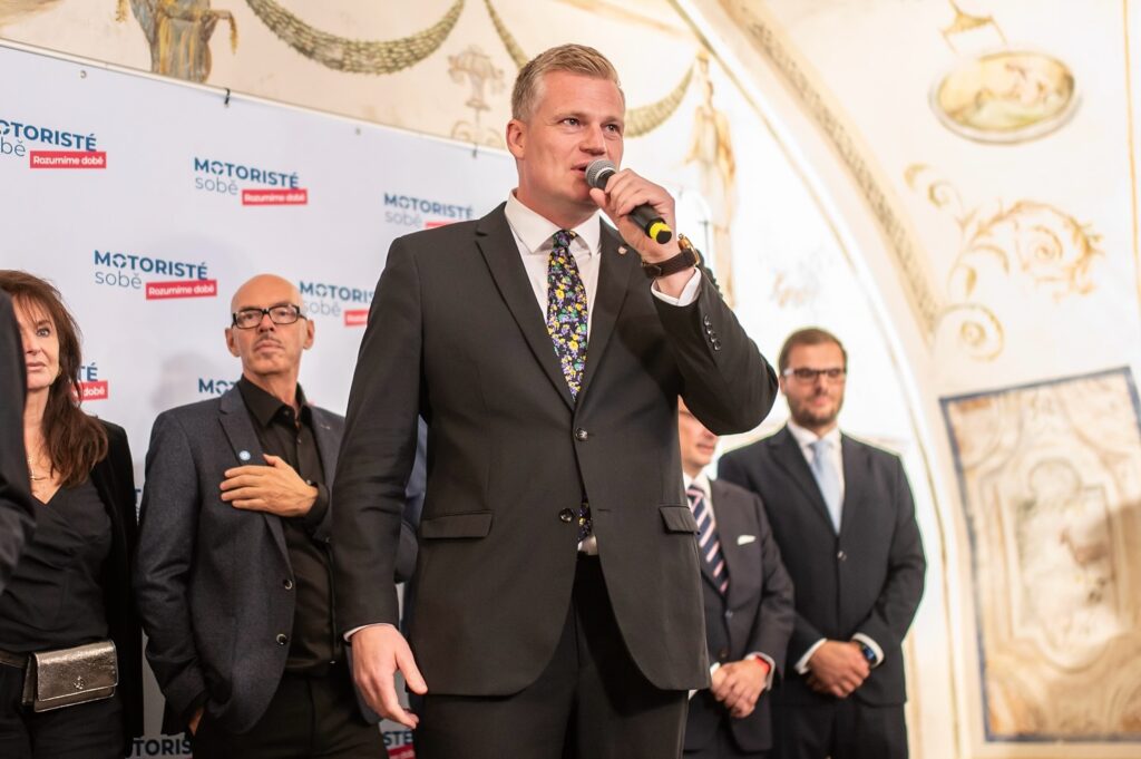 Environment Ministry Fires Dozens of Experts In Restructuring – Brno Daily