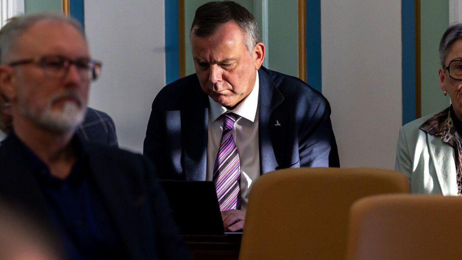Jón Pétur Zimsen apologizes for his post