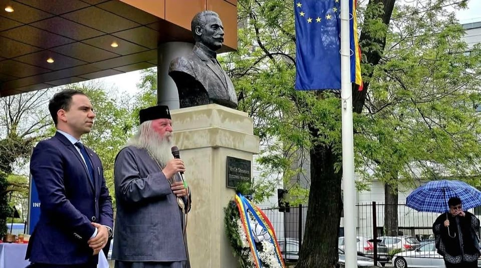 The bust of the great Bessarabian philanthropist Vasile Stroescu, inaugurated in Arad