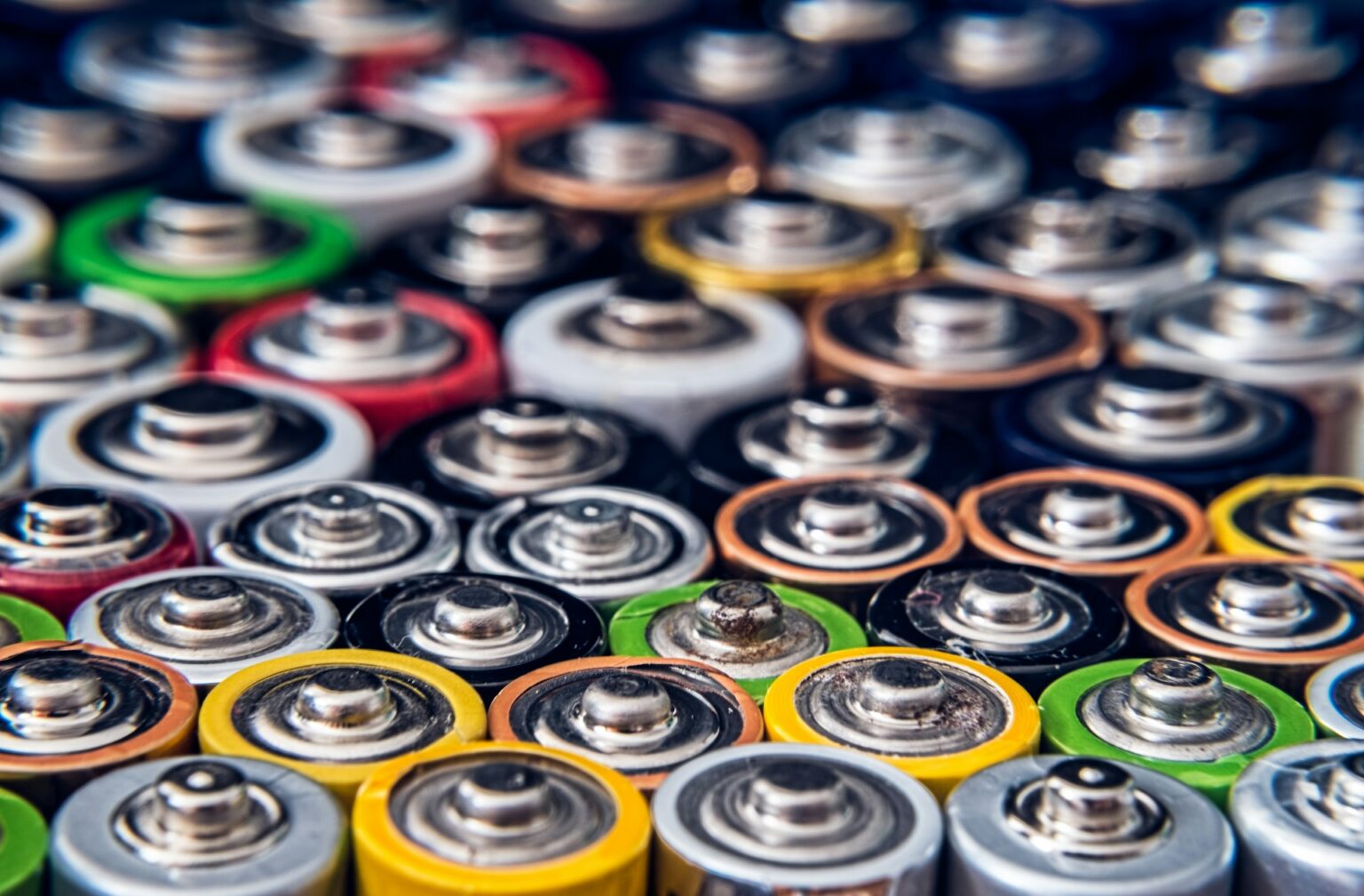 US Tariffs Redirect Chinese Battery Oversupply Into Europe, Driving 17% Price Compression - Article
