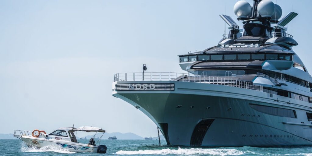 Russian Superyacht Nord Sails Through Blockaded Strait of Hormuz
