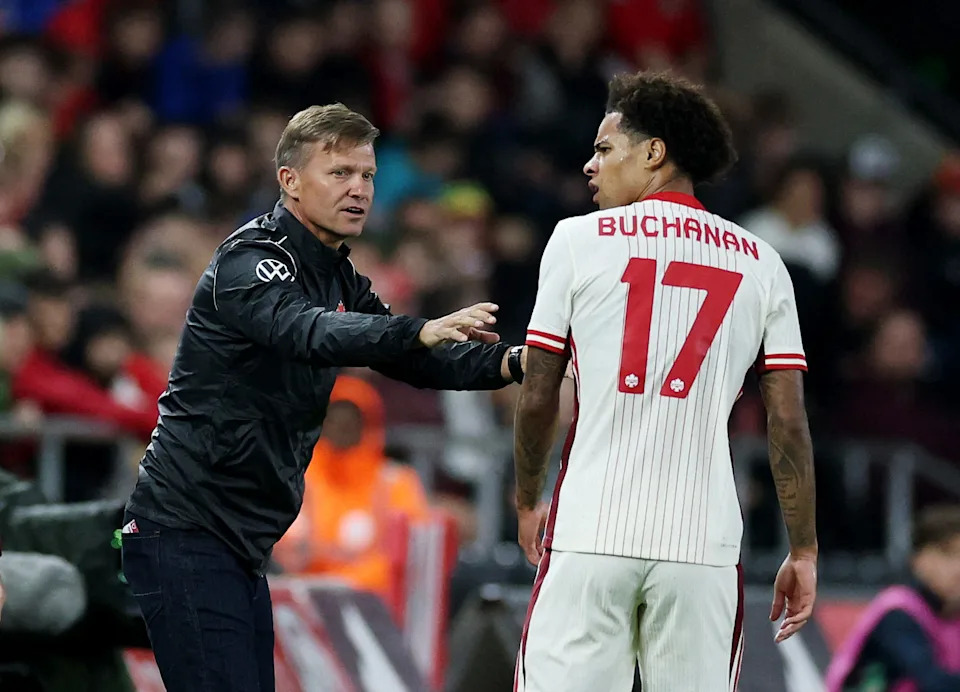 Soccer Football - International Friendly - Wales v Canada - Swansea Stadium, Swansea, Wales, Britain - September 9, 2025 Canada coach Jesse Marsch talks to Tajon Buchanan Action Images via Reuters/Paul Childs