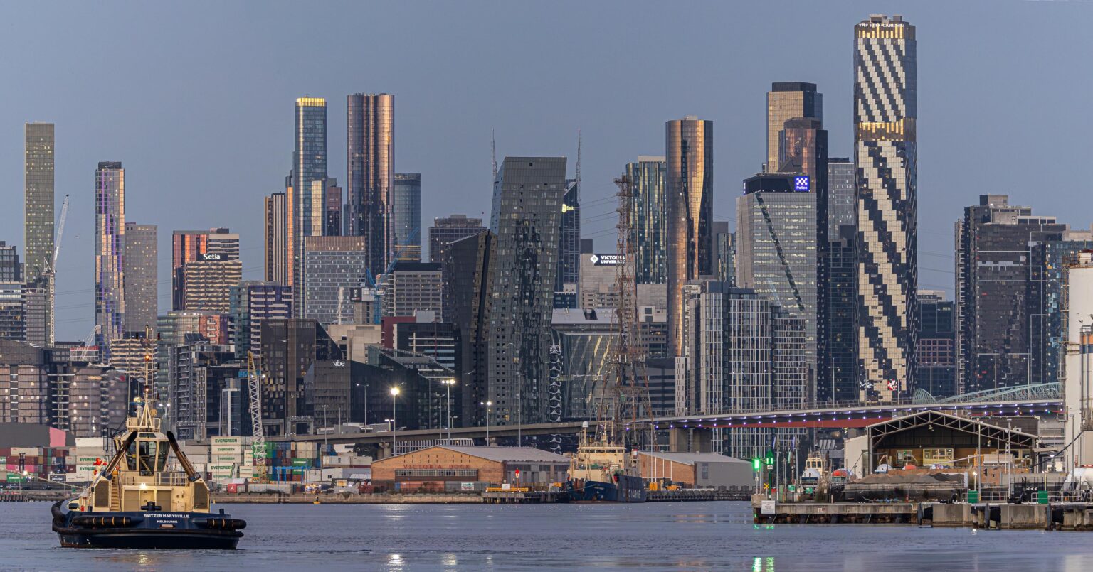 Off to work they go, Tug Boat on the Yarra