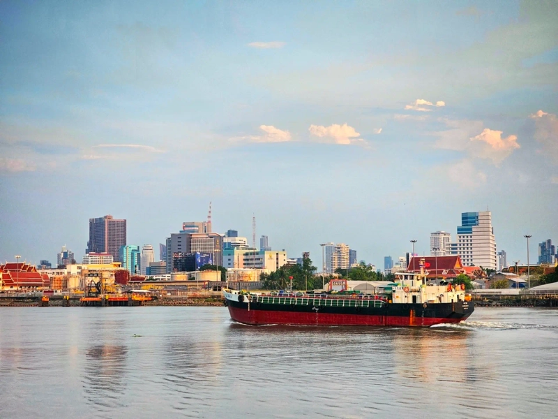 Photo: somkanae sawatdinak/Shutterstock