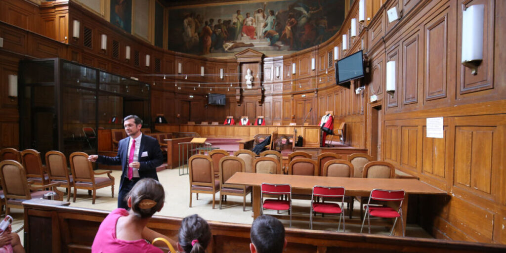 French lawyers strike against plea bargain reforms in justice system