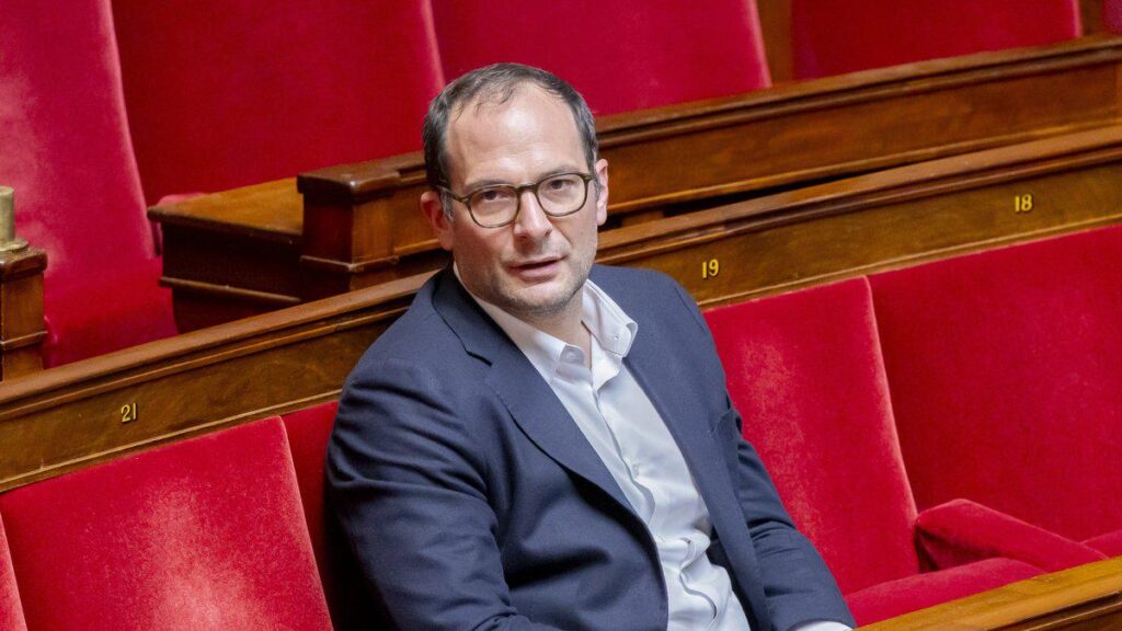 “He is a convinced Melenchonist, a Nazi”: barely elected mayor, he cancels a photo exhibition, the 83-year-old artist denounces “censorship”