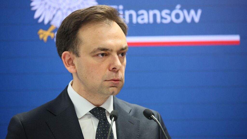 Poland urges EU to quickly release €90bn Ukraine loan after Orbán ousted