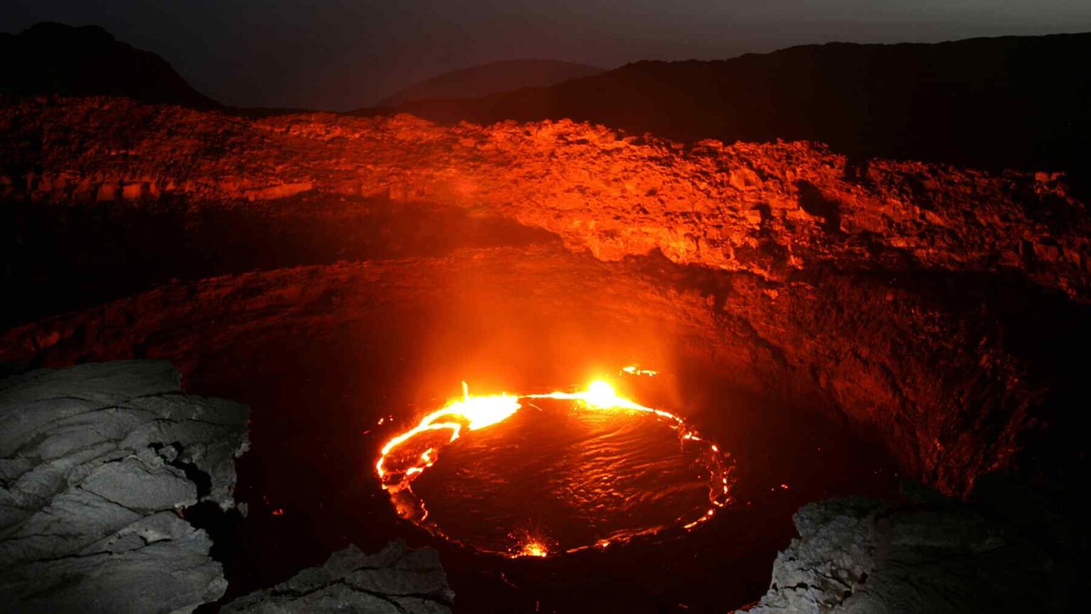 Iceland drilled into a volcano to capture geothermal energy until it created the first lava well ever seen, erupting crystals at 1,800 ºF Iceland drilled into a volcano to capture geothermal energy until it created the first lava well ever seen, erupting crystals at 1,800 ºF