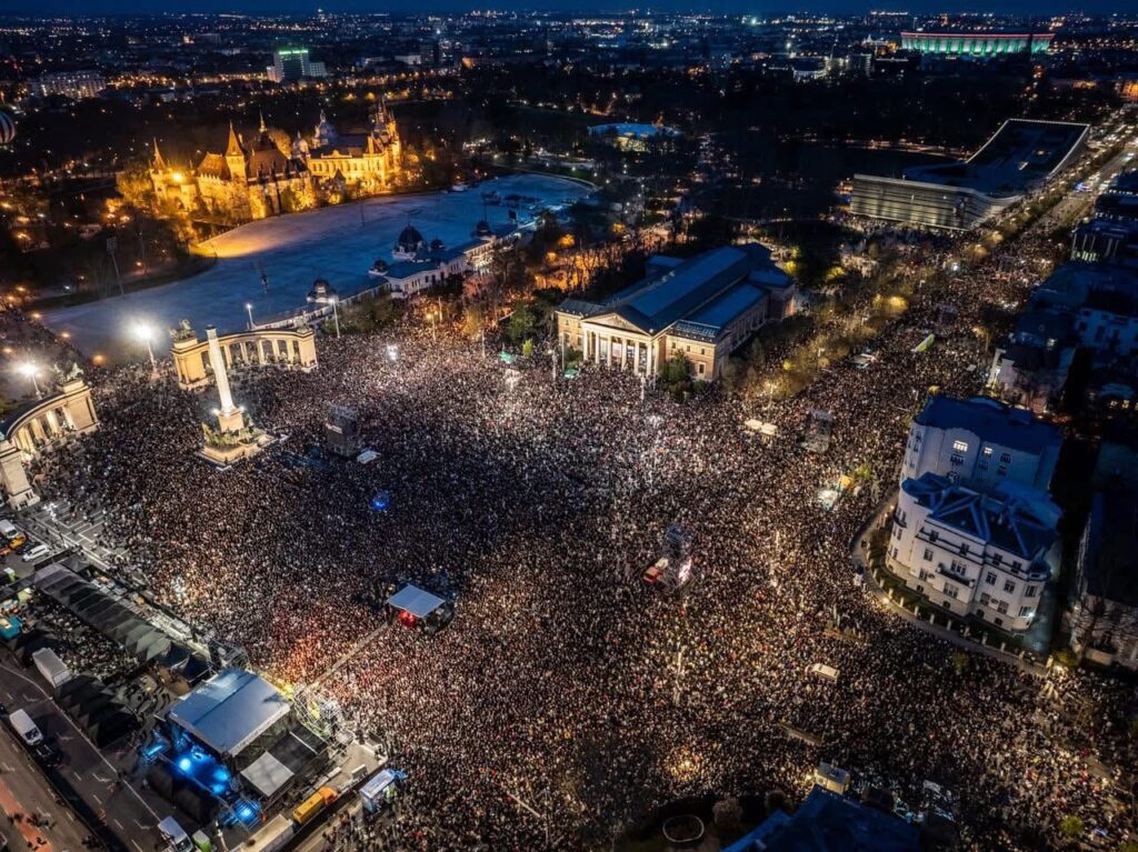Hundreds of thousands gather in Budapest for “Anti-Regime Concert” ahead of Hungary Elections