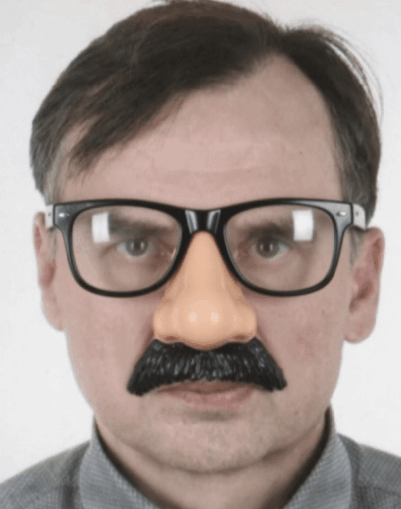 We have it - Zbignow Rzobrosz wins the elections in Hungary!