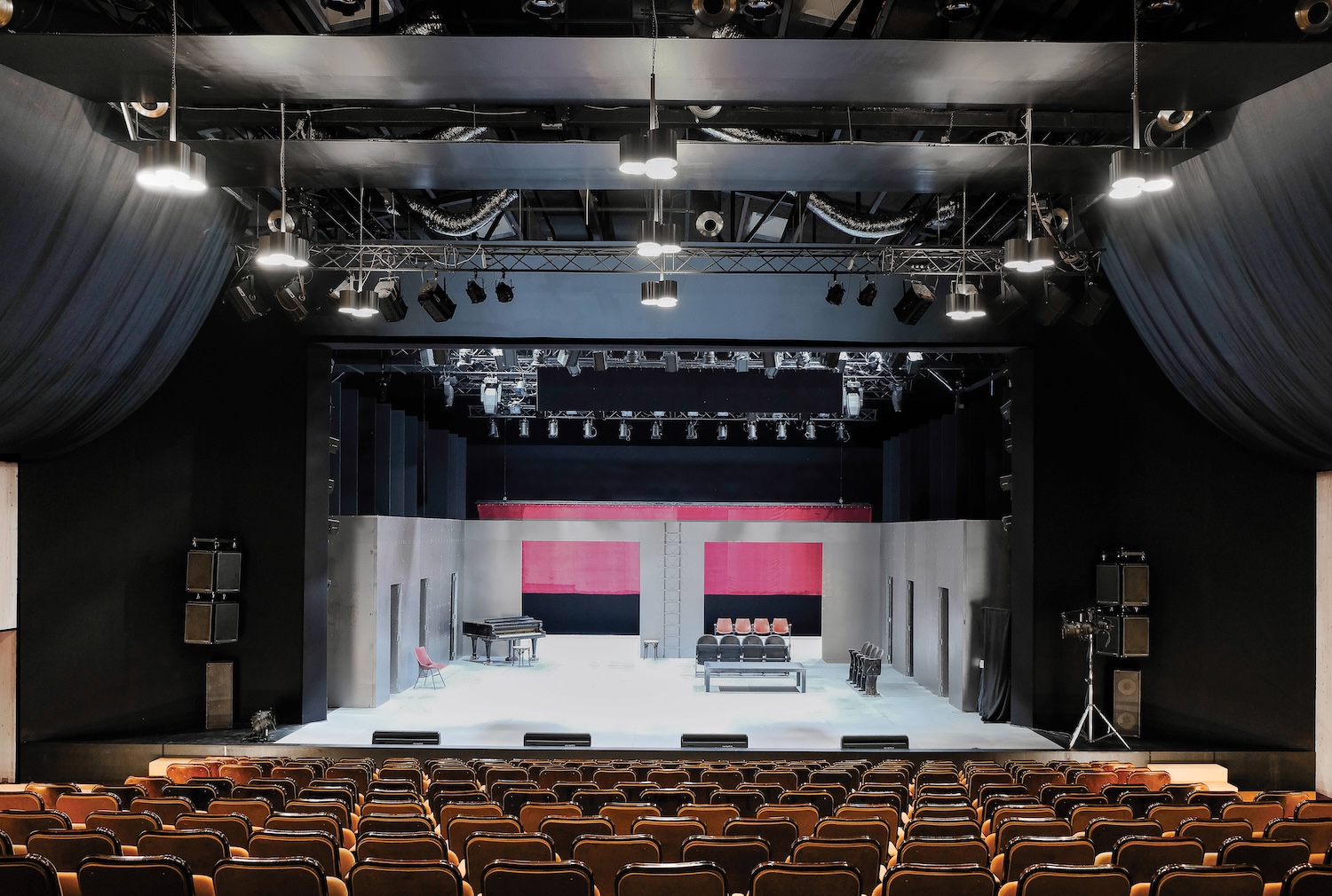 Temporary Spaces for Slovenian National Theatre Drama