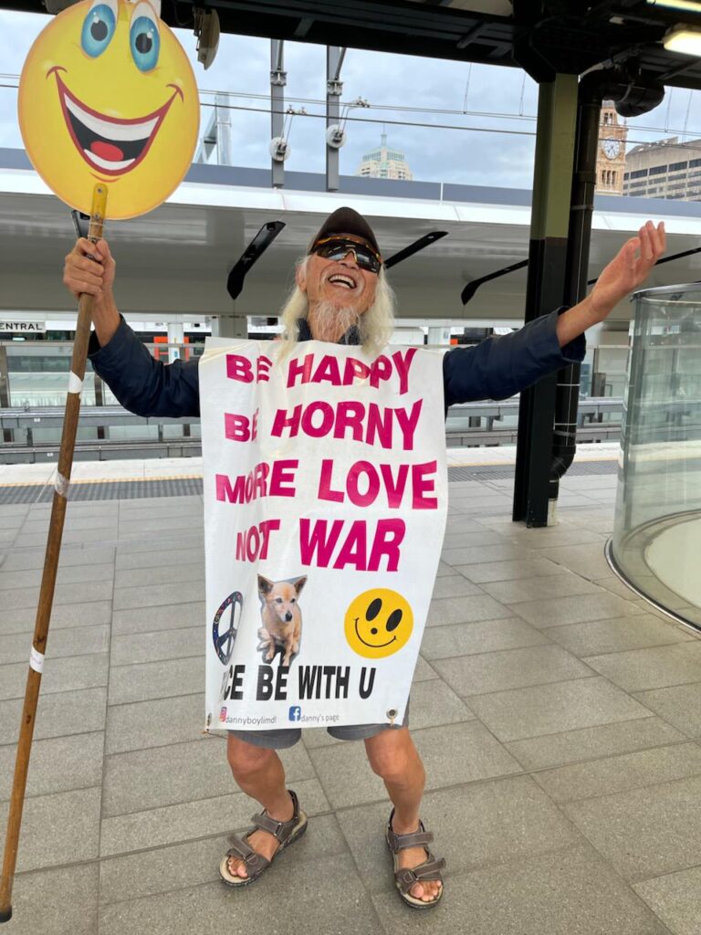 Danny Lim out and about at Central Station this morning 🌞
