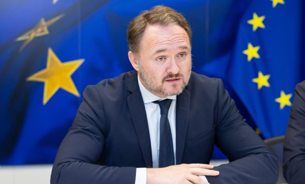 It seems that there is no awareness at all of how hard and how long the oil, logistics, food and production crisis will be. Or am I just overlooking it?