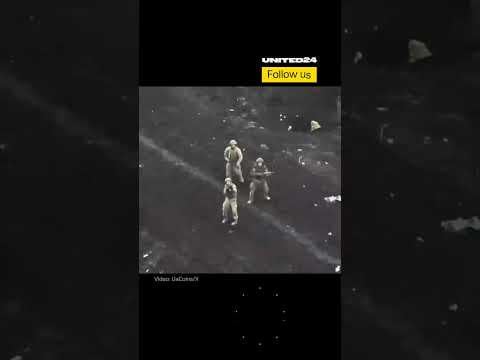 The way the man infront takes aim so badass tbh: