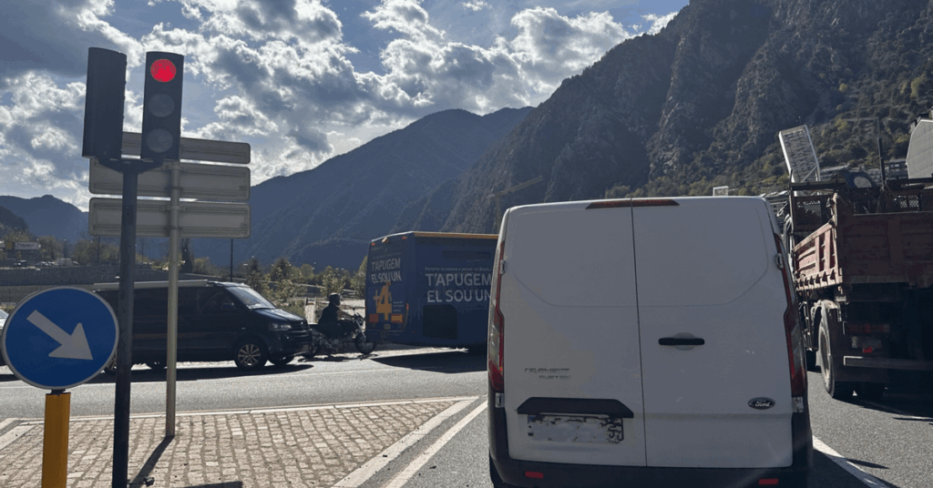 Driver causing traffic chaos accident arrested