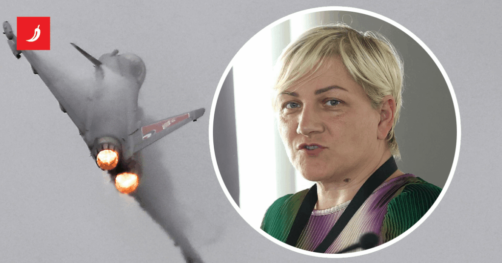 Economics professor: We have to start saving, recession is almost impossible to avoid