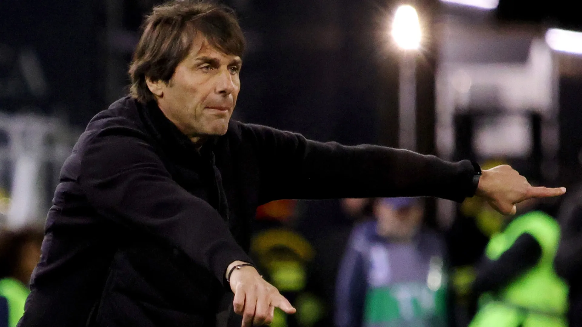 Antonio Conte coach of Napoli reacts during the Serie A match.