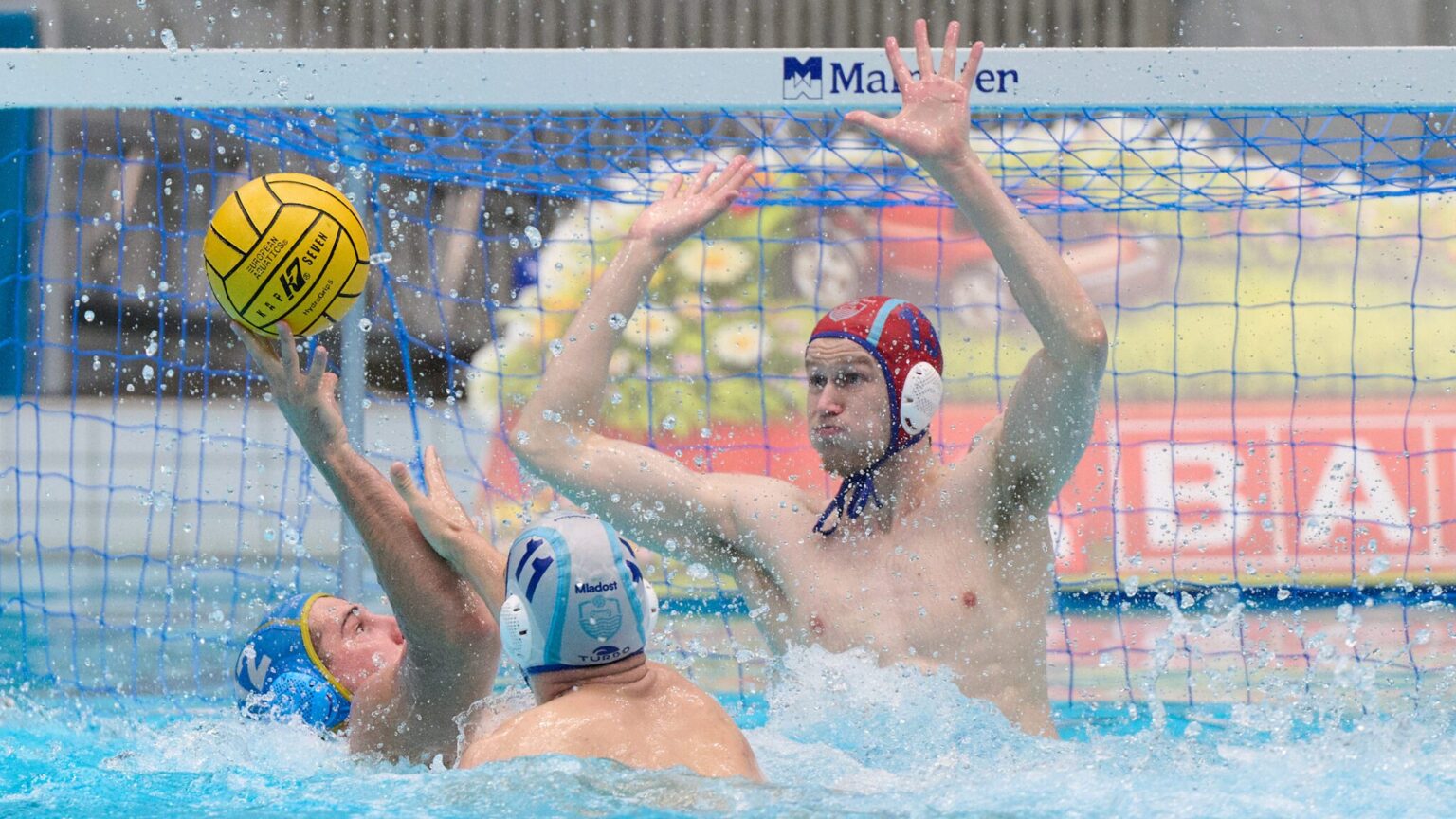 Mladost defeats Jadran; close three-horse race in Croatia
