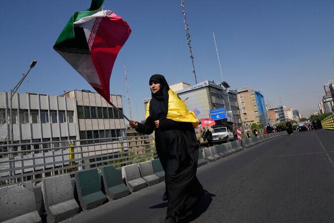 Iran closed the Strait of Hormuz again due to the US blockade