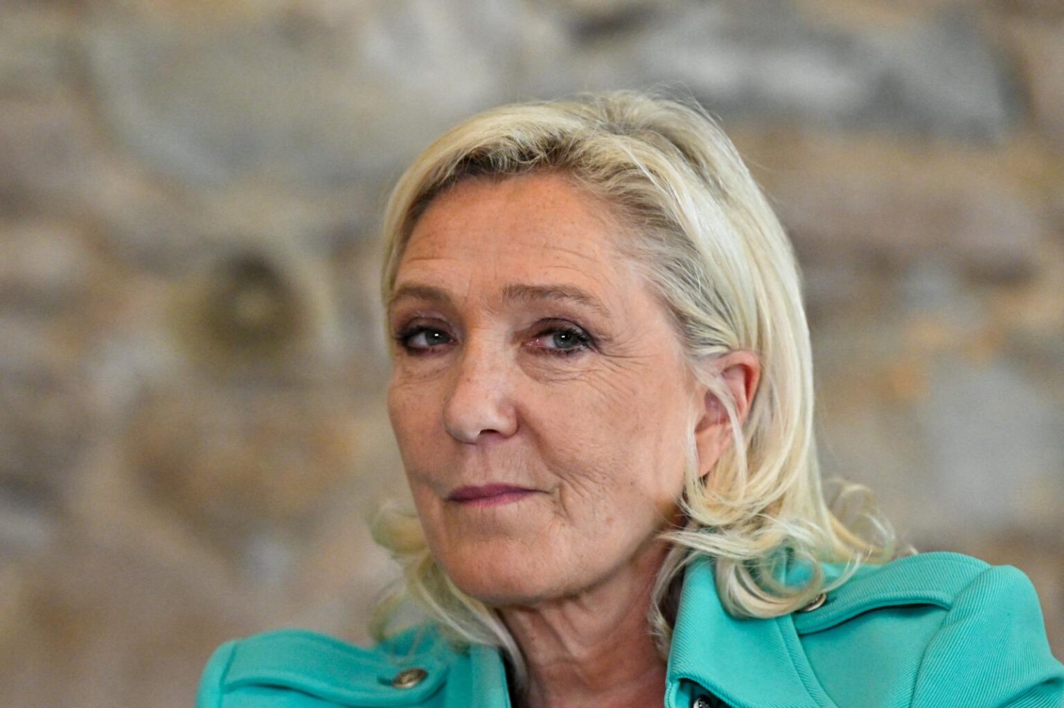 Marine Le Pen had dinner with Bernard Arnault and the cream of French capitalism, a political turning point